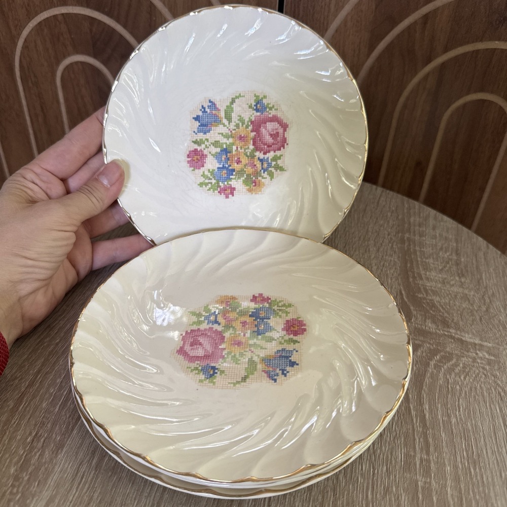 Vintage Bakerite 22k Gold Granny Cross Stitch Floral Bread  Plates  Set Of Four